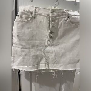 ⚪️Gap White Y2K Denim high waisted skirt - worn once